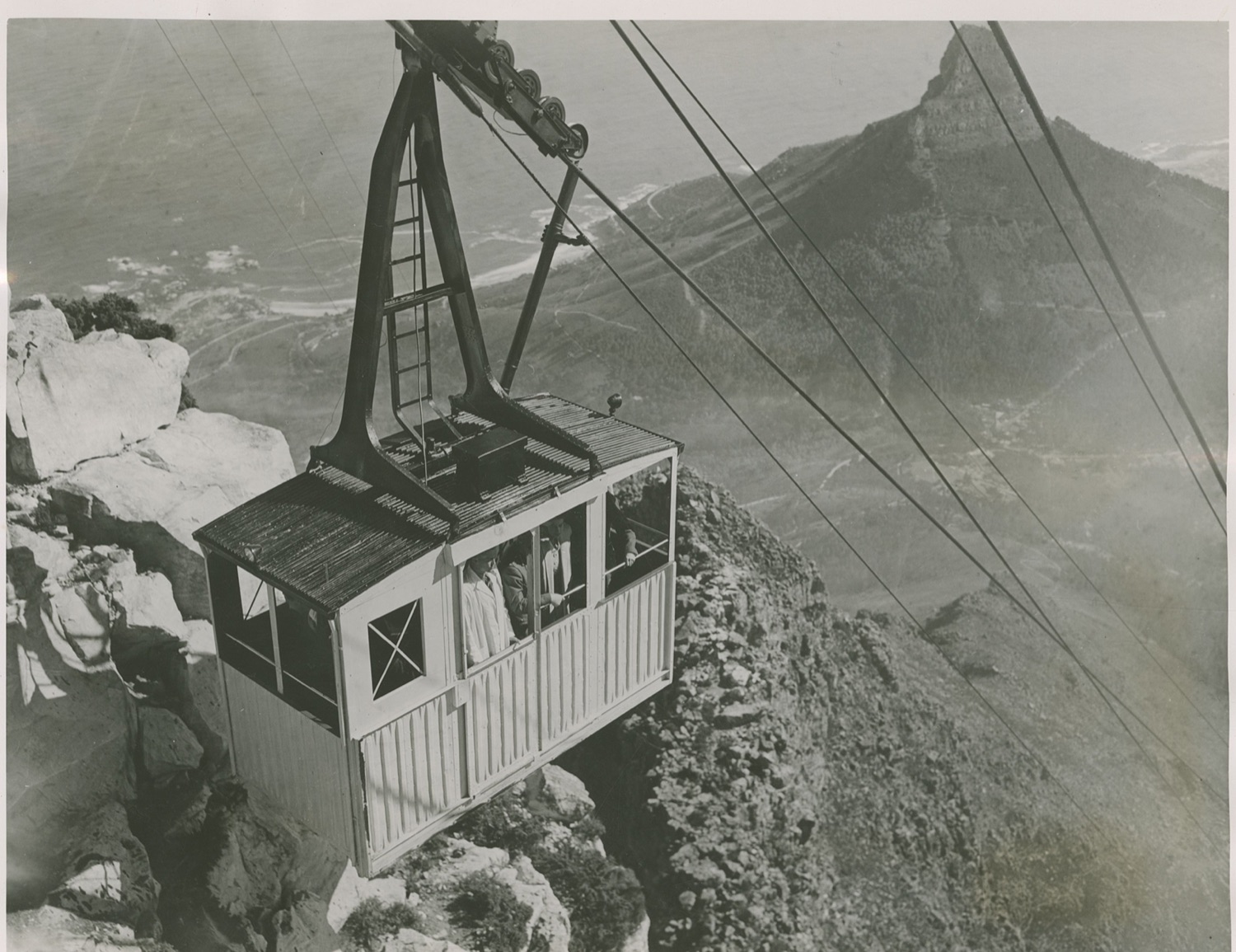 The Table Mountain cable car, 1955
